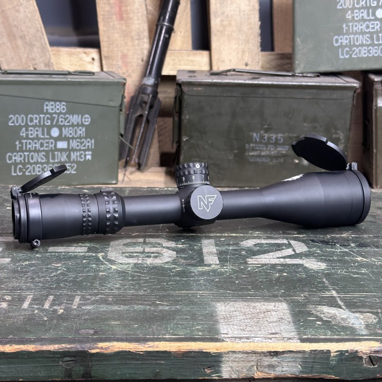 Nightforce NX8 4-32x50mm MIL-XT Black/FDE